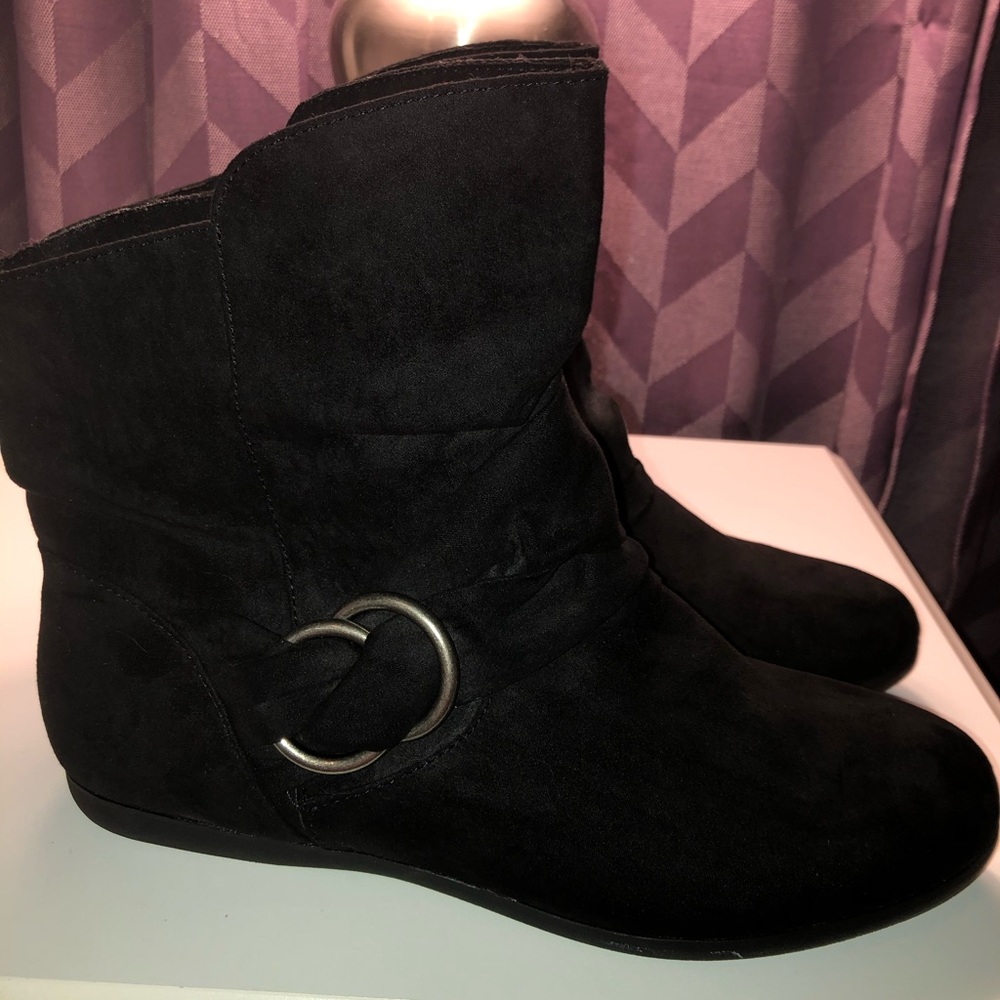 Black boots